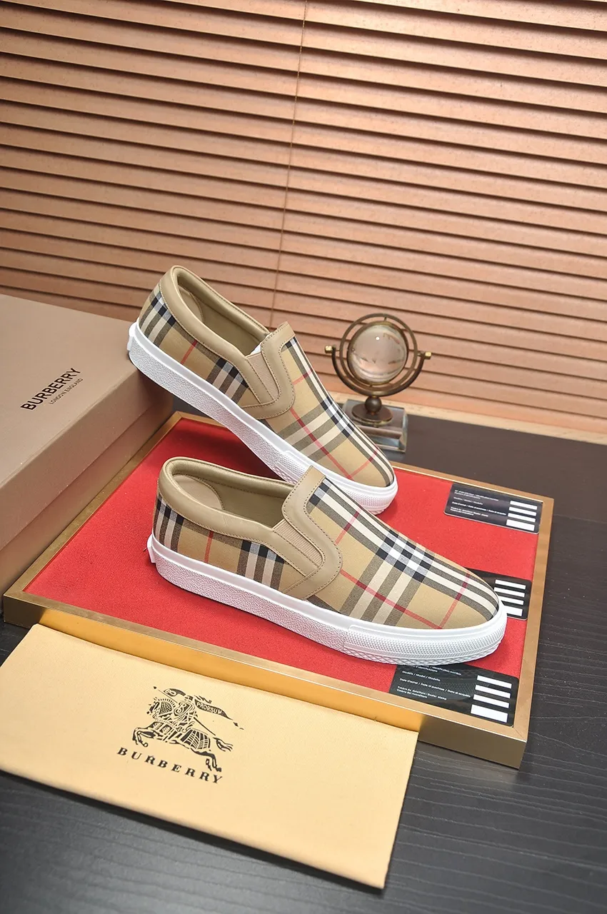 Men's shoes💰480💶[Burberry] (cowhide lining) classic low-top sneakers｜Imported cowhide with classic plaid fabric｜Cow leather lining｜Original outsole｜Fine workmanship and comfortable to wear Size: 38-44 (customized at 45)